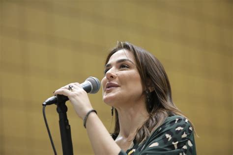 ana carolina serra